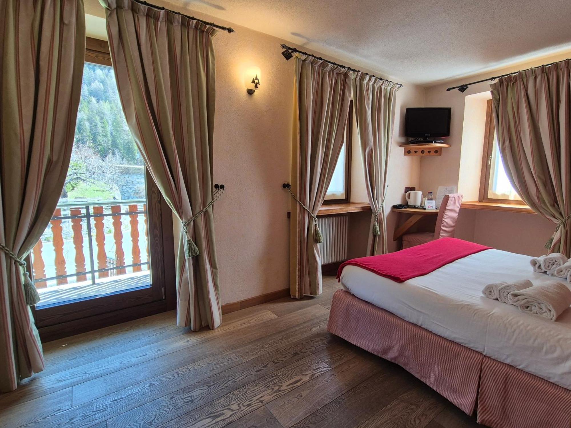 Hotel Dente Del Gigante Курмайор Екстер'єр фото